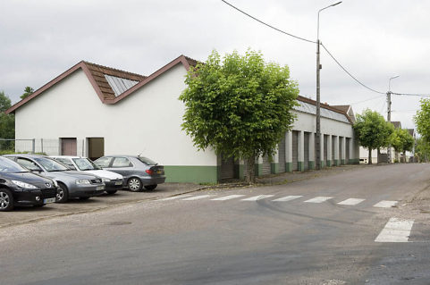 Garages le long de la rue des Chavannes. © Région Bourgogne-Franche-Comté, Inventaire du patrimoine