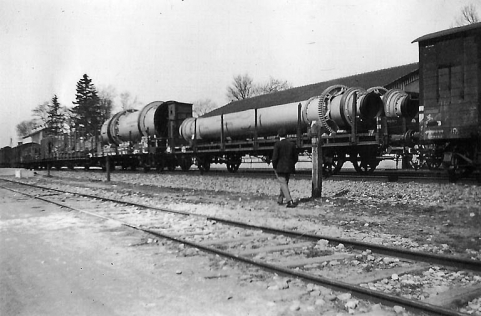 Arrivée en gare de Creveney du séchoir et du four. © Région Bourgogne-Franche-Comté, Inventaire du patrimoine