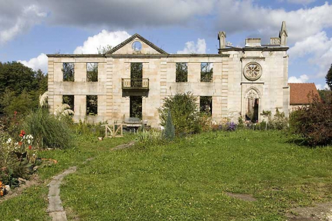 Logement patronal et chapelle. Façade antérieure. © Région Bourgogne-Franche-Comté, Inventaire du patrimoine Logement patronal et chapelle. Façade antérieure. © Région Bourgogne-Franche-Comté, Inventaire du patrimoine