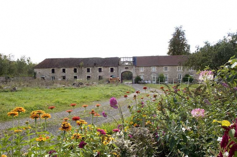 Corps de bâtiment des logements. Vue depuis le nord. © Région Bourgogne-Franche-Comté, Inventaire du patrimoine Corps de bâtiment des logements. Vue depuis le nord. © Région Bourgogne-Franche-Comté, Inventaire du patrimoine