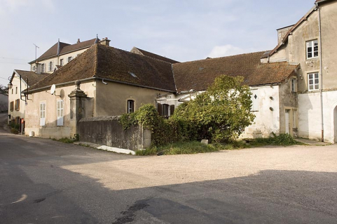 Logement et bureau. © Région Bourgogne-Franche-Comté, Inventaire du patrimoine Logement et bureau. © Région Bourgogne-Franche-Comté, Inventaire du patrimoine
