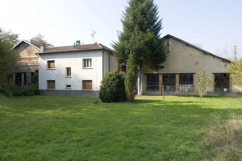 Façades postérieures depuis l'est. © Région Bourgogne-Franche-Comté, Inventaire du patrimoine