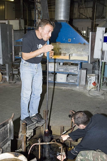 Soufflage d'un pied de lampe. © Région Bourgogne-Franche-Comté, Inventaire du patrimoine