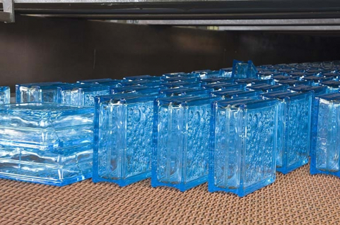 Four à recuire. Pavés de verre en fin de cuisson. © Région Bourgogne-Franche-Comté, Inventaire du patrimoine