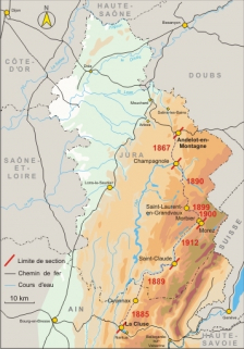 Tracé de la ligne, avec indication des sections et tronçons et de leur année d'inauguration. © Région Bourgogne-Franche-Comté, Inventaire du patrimoine Tracé de la ligne, avec indication des sections et tronçons et de leur année d'inauguration. © Région Bourgogne-Franche-Comté, Inventaire du patrimoine