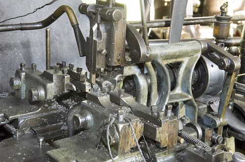 Tour à décolleter Beldi (L). Détail. © Région Bourgogne-Franche-Comté, Inventaire du patrimoine