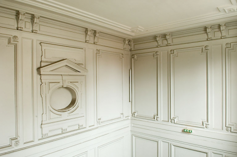 Détail du décor de la cage d'escalier. © Région Bourgogne-Franche-Comté, Inventaire du patrimoine
