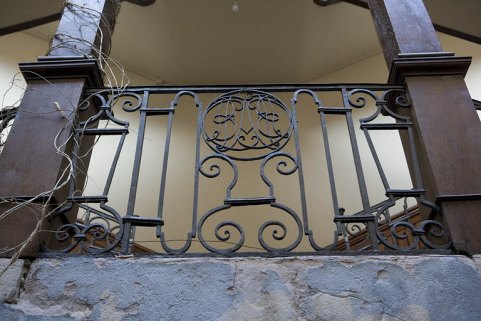 Détail de la ferronnerie de l'escalier à cage ouverte. © Région Bourgogne-Franche-Comté, Inventaire du patrimoine