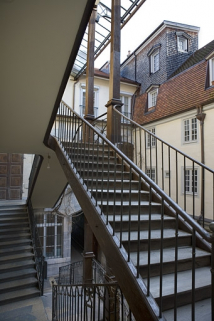 Détail de l'escalier à cage ouverte depuis l'intérieur de la cage. © Région Bourgogne-Franche-Comté, Inventaire du patrimoine