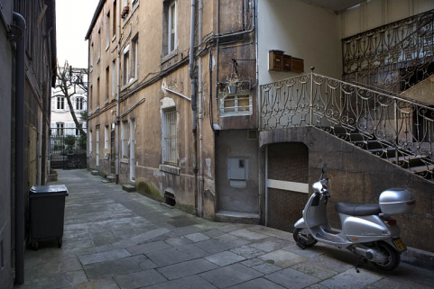 Vue d'ensemble du logis secondaire situé à droite de la première cour. © Région Bourgogne-Franche-Comté, Inventaire du patrimoine