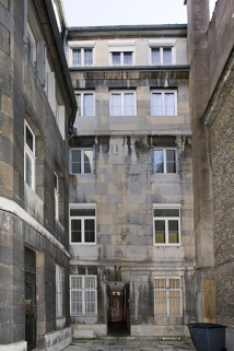 Vue d'ensemble de la façade postérieure du logis principal. © Région Bourgogne-Franche-Comté, Inventaire du patrimoine
