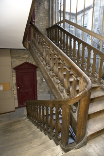 Détail du premier escalier à cage ouverte depuis l'intérieur de la cage. © Région Bourgogne-Franche-Comté, Inventaire du patrimoine