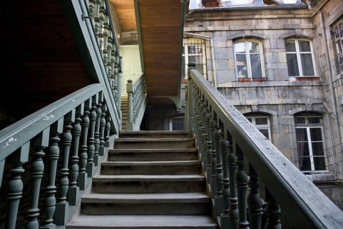 Détail de l'intérieur de l'escalier à cage ouverte. © Région Bourgogne-Franche-Comté, Inventaire du patrimoine