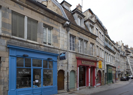 Vue d'ensemble depuis la rue de trois quarts gauche. © Région Bourgogne-Franche-Comté, Inventaire du patrimoine