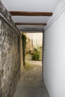 Détail du couloir à gauche du logis secondaire donnant accès à la deuxième cour. © Région Bourgogne-Franche-Comté, Inventaire du patrimoine