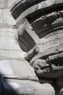 Détail d'une tête sur le culot de l'oriel. © Région Bourgogne-Franche-Comté, Inventaire du Patrimoine