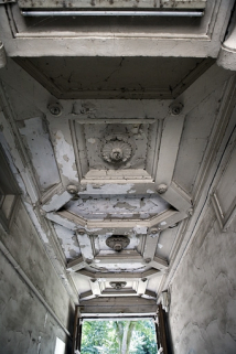 Détail du plafond du passage cocher depuis l'entrée. © Région Bourgogne-Franche-Comté, Inventaire du Patrimoine