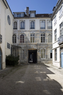 Vue d'ensemble des bâtiments autour de la première cour. © Région Bourgogne-Franche-Comté, Inventaire du Patrimoine