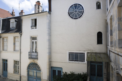 Vue d'ensemble de l'aile droite sur cour. © Région Bourgogne-Franche-Comté, Inventaire du Patrimoine