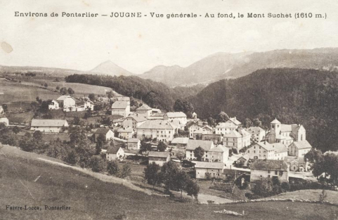 Environs de Pontarlier - JOUGNE - Vue générale - Au fon, le Mont Suchet (1610 m.) © Région Bourgogne-Franche-Comté, Inventaire du patrimoine