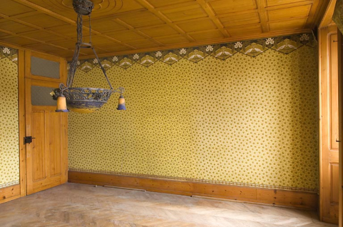 Ancienne salle à manger, vue en direction de la porte conduisant au couloir. © Région Bourgogne-Franche-Comté, Inventaire du patrimoine