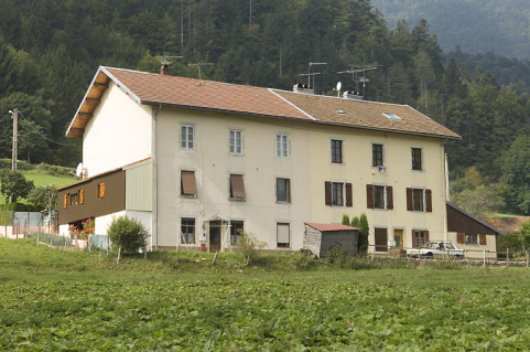 Immeuble à logements, façade postérieure. © Région Bourgogne-Franche-Comté, Inventaire du patrimoine