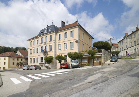 Vue générale de trois quarts droit. © Région Bourgogne-Franche-Comté, Inventaire du patrimoine