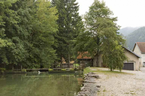 Canal d'amenée, depuis l'amont. © Région Bourgogne-Franche-Comté, Inventaire du patrimoine