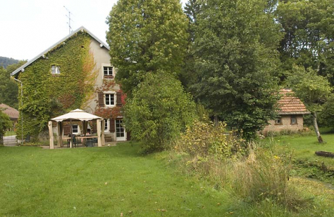 Maison : façade latérale droite. © Région Bourgogne-Franche-Comté, Inventaire du patrimoine