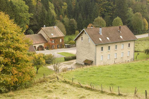 Vue d'ensemble, depuis le nord-ouest. © Région Bourgogne-Franche-Comté, Inventaire du patrimoine