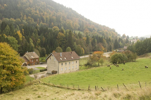 Vue d'ensemble plongeante, depuis le nord-ouest. © Région Bourgogne-Franche-Comté, Inventaire du patrimoine