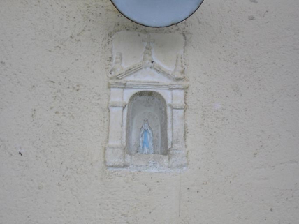 Vue de la niche avec statuette de la Vierge. © Région Bourgogne-Franche-Comté, Inventaire du patrimoine