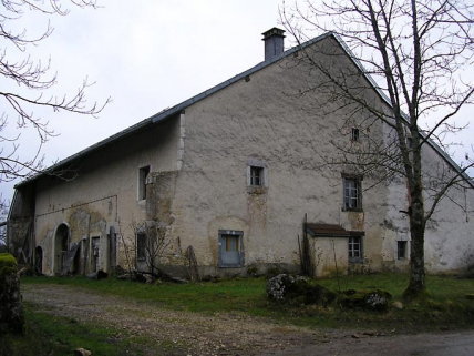 Pignon nord-est et façade antérieure vus de trois quarts. © Région Bourgogne-Franche-Comté, Inventaire du patrimoine