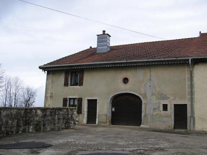 Vue générale de la façade postérieure. © Région Bourgogne-Franche-Comté, Inventaire du patrimoine