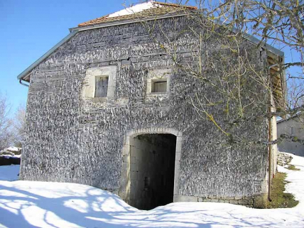 Vue du pignon avec essentage. © Région Bourgogne-Franche-Comté, Inventaire du patrimoine