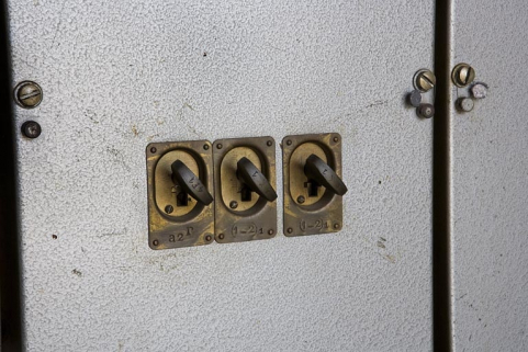 Bureau : serrures et clefs du transmetteur de gauche. © Région Bourgogne-Franche-Comté, Inventaire du patrimoine