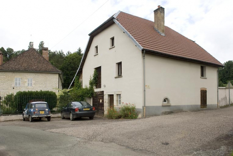 Dépendance du logement patronal. © Région Bourgogne-Franche-Comté, Inventaire du patrimoine Dépendance du logement patronal. © Région Bourgogne-Franche-Comté, Inventaire du patrimoine