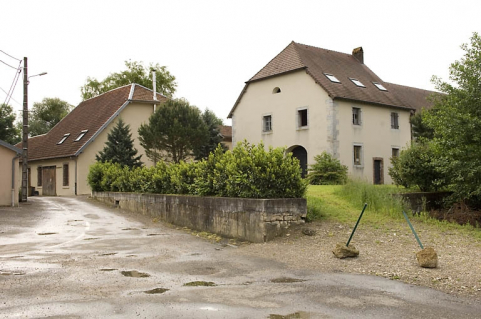 Logement et moulin vus de trois quarts. © Région Bourgogne-Franche-Comté, Inventaire du patrimoine