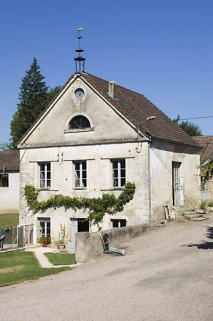 Bâtiment d'eau vu de trois quarts droite. © Région Bourgogne-Franche-Comté, Inventaire du patrimoine