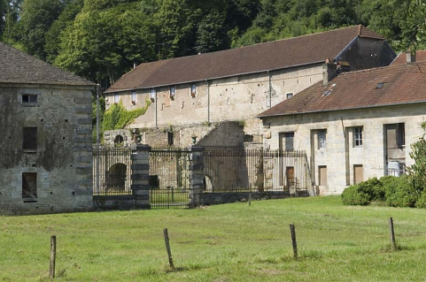Vue rapprochée depuis le nord-ouest. © Région Bourgogne-Franche-Comté, Inventaire du patrimoine
