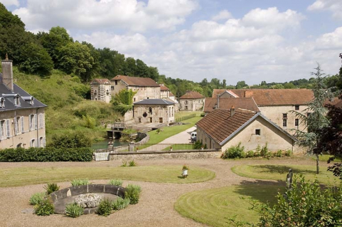 Vue d'ensemble depuis le parc du logement patronal, à l'est. © Région Bourgogne-Franche-Comté, Inventaire du patrimoine