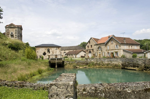 Vue d'ensemble depuis le sud-est. © Région Bourgogne-Franche-Comté, Inventaire du patrimoine