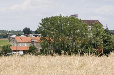 Vue rapprochée depuis le sud-ouest. © Région Bourgogne-Franche-Comté, Inventaire du patrimoine
