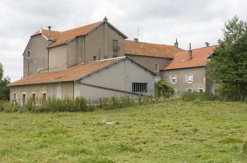 Vue de trois quarts arrière. © Région Bourgogne-Franche-Comté, Inventaire du patrimoine