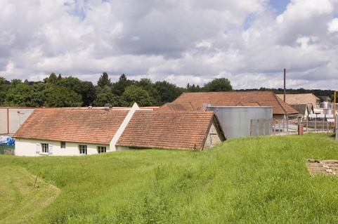 Vue sur les toitures depuis le sud-est. © Région Bourgogne-Franche-Comté, Inventaire du patrimoine