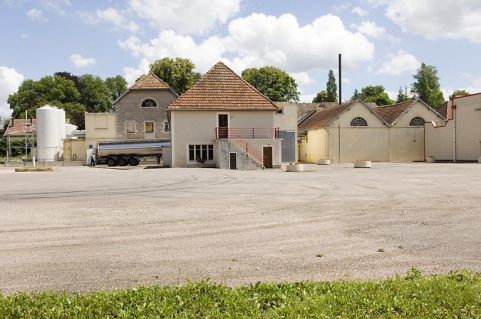Vue d'ensemble depuis l'ouest. © Région Bourgogne-Franche-Comté, Inventaire du patrimoine