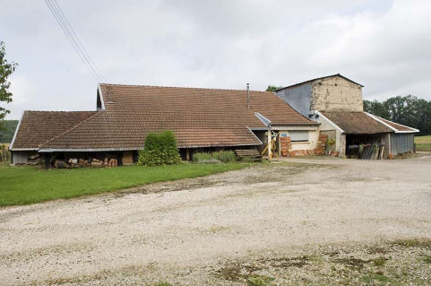 Vue d'ensemble depuis l'est. © Région Bourgogne-Franche-Comté, Inventaire du patrimoine