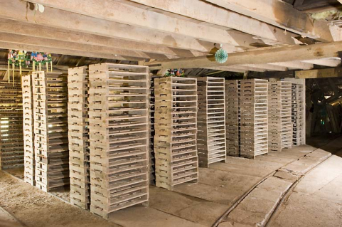 Magasin industriel (séchage provisoire des pièces produites). © Région Bourgogne-Franche-Comté, Inventaire du patrimoine