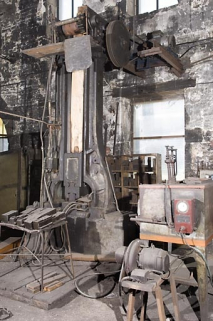 Atelier est. Marteau-pilon de 20 t, de la Société Anonyme de Machines-Outils (Paris). © Région Bourgogne-Franche-Comté, Inventaire du patrimoine
