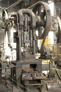 Atelier est. Presse à arcade Bliss. © Région Bourgogne-Franche-Comté, Inventaire du patrimoine